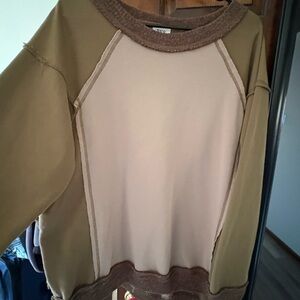 BKE Two-Tone V-Neck Pullover in Brown & Olive oversized